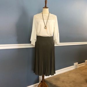 Romantic White & Lace Blouse